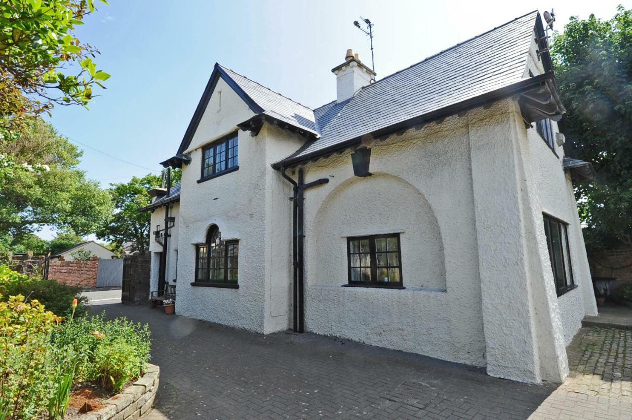 Seaways Cottage Hoylake Exterior photo